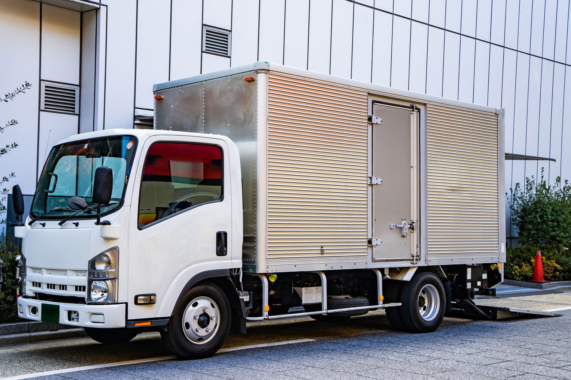 準中型免許を活かせる仕事とは？5t限定でも応募できる求人の探し方