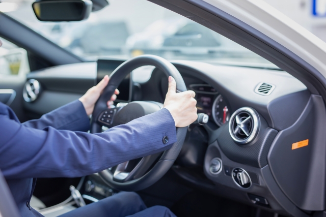 専属ドライバーの求人に応募するために必要なスキルと資格