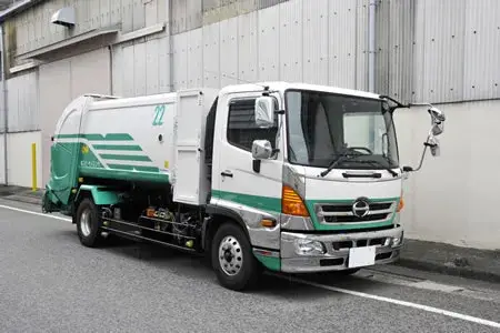 中型（8トン）限定収集運搬ドライバー