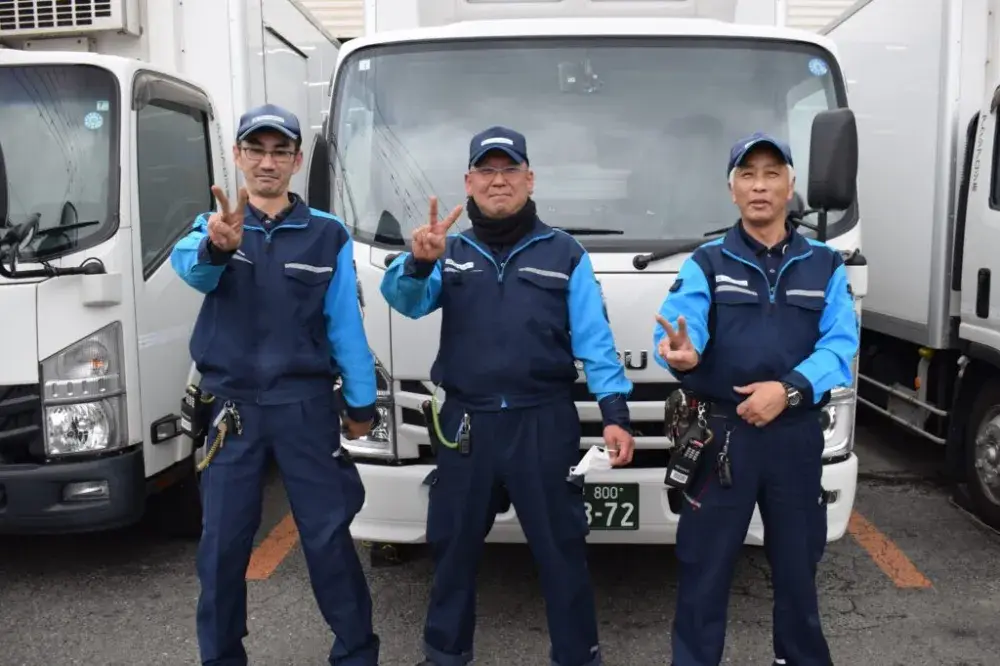 食品などを配送する準中型トラックドライバー