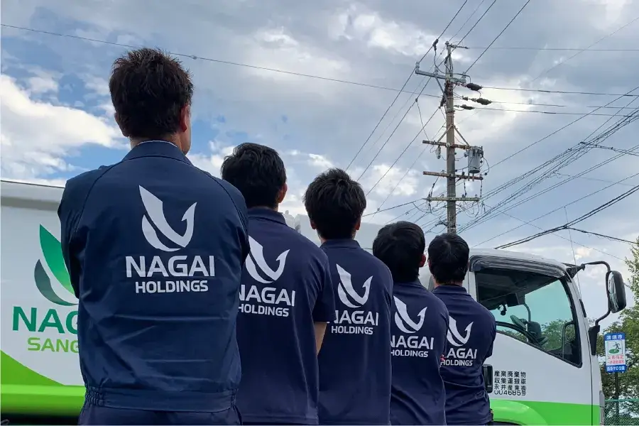 週休2日制／新拠点／オープニング中型ルートドライバー／正社員