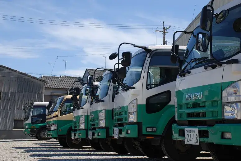 日勤のみ　廃棄物収集の中型（8t限定）ドライバー
