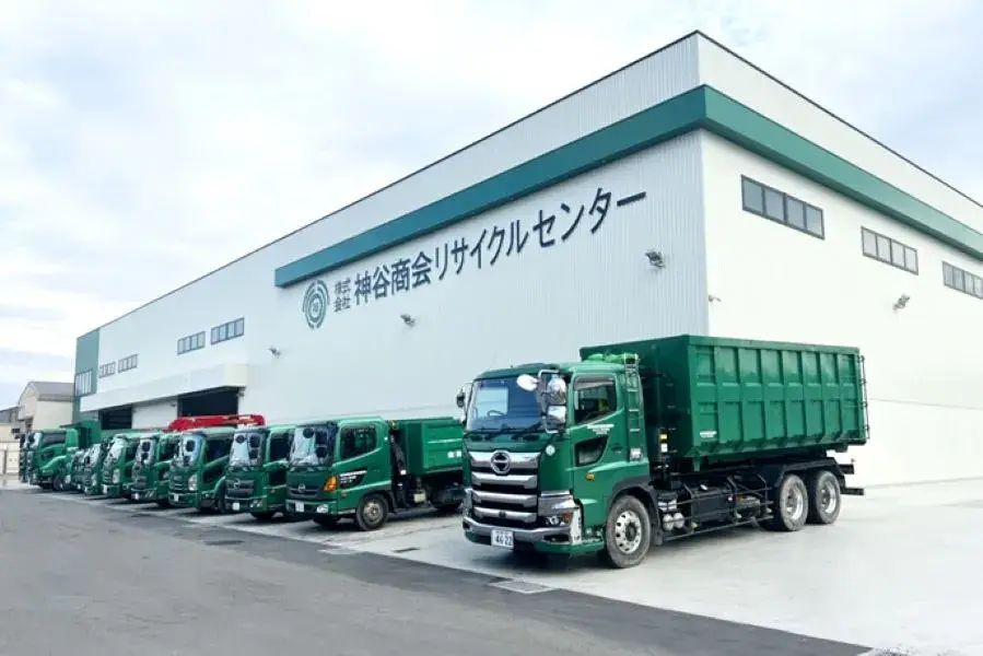 建築廃材の中型ドライバー